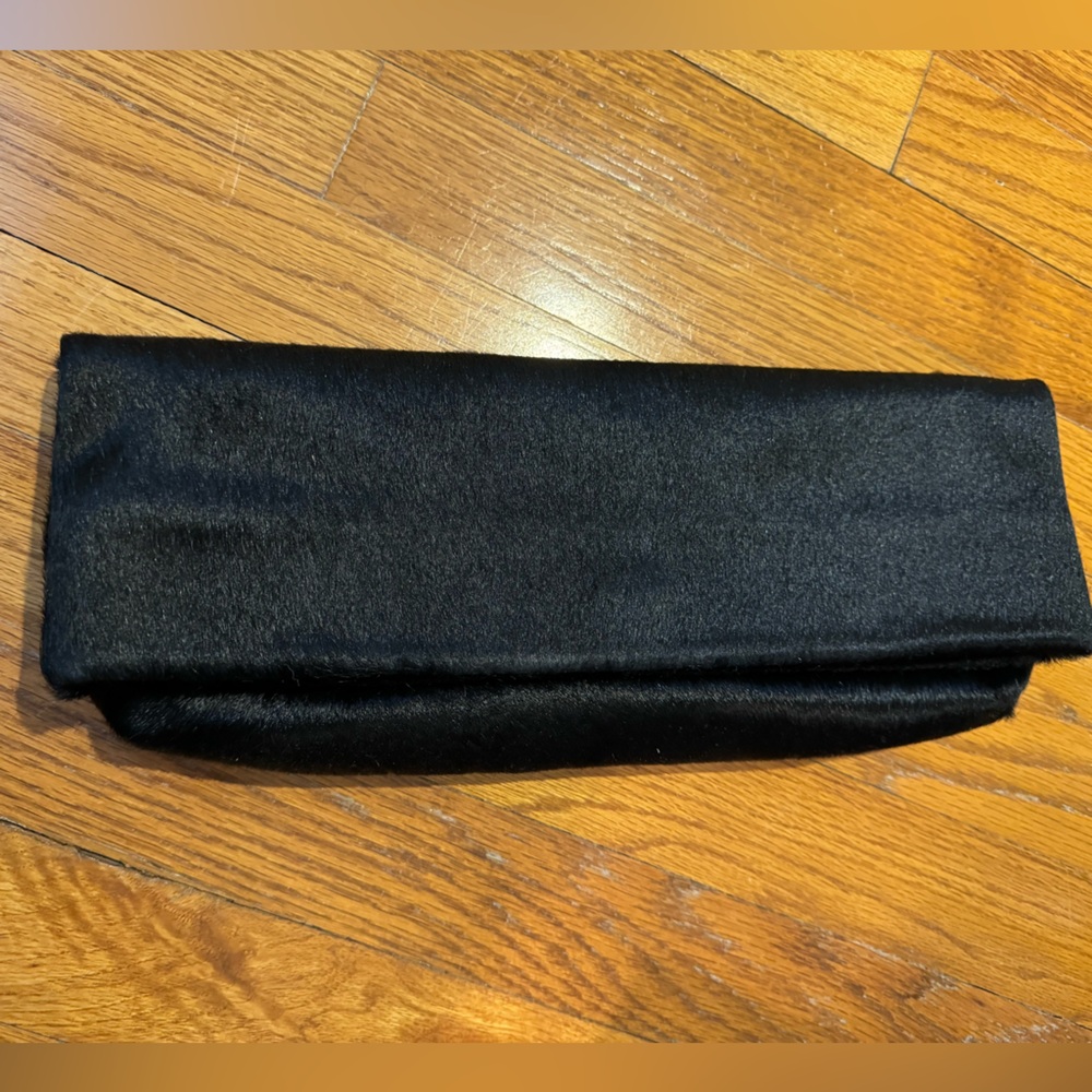 Women’s black Hyde hair clutch
